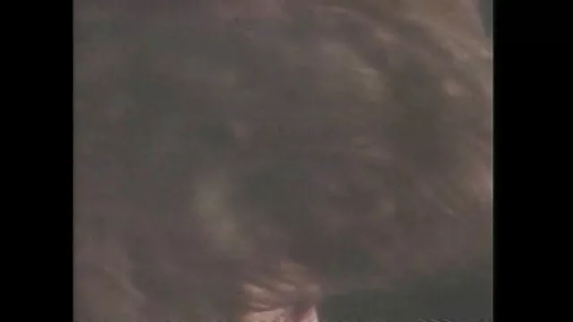 Ogród darmowe filmiki porno hd dla młodych kobiet, podczas gdy mąż w pracy
